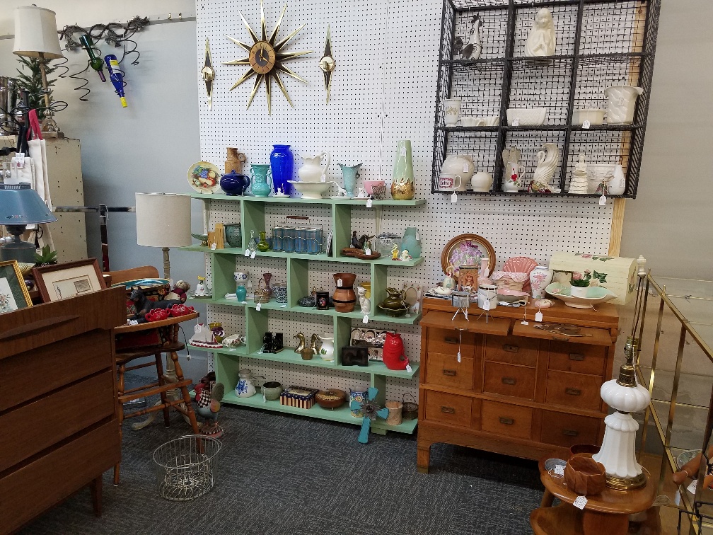 Antiques and Uniques Ottumwa | Iowa Antique Network